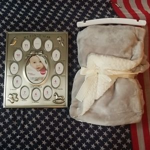 Newborn gift set, Plush blanket and Picture Frame